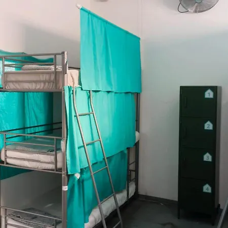 Hostel Medano Nest *